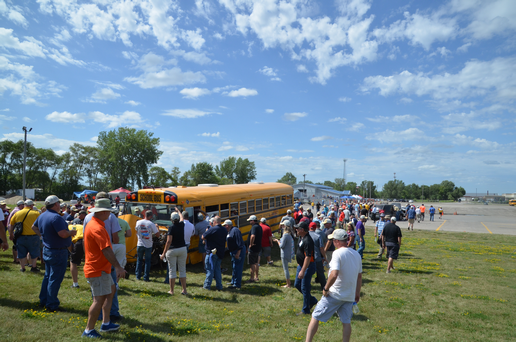 <p>653&nbsp;&nbsp;Viewing the Crash Site 2</p>